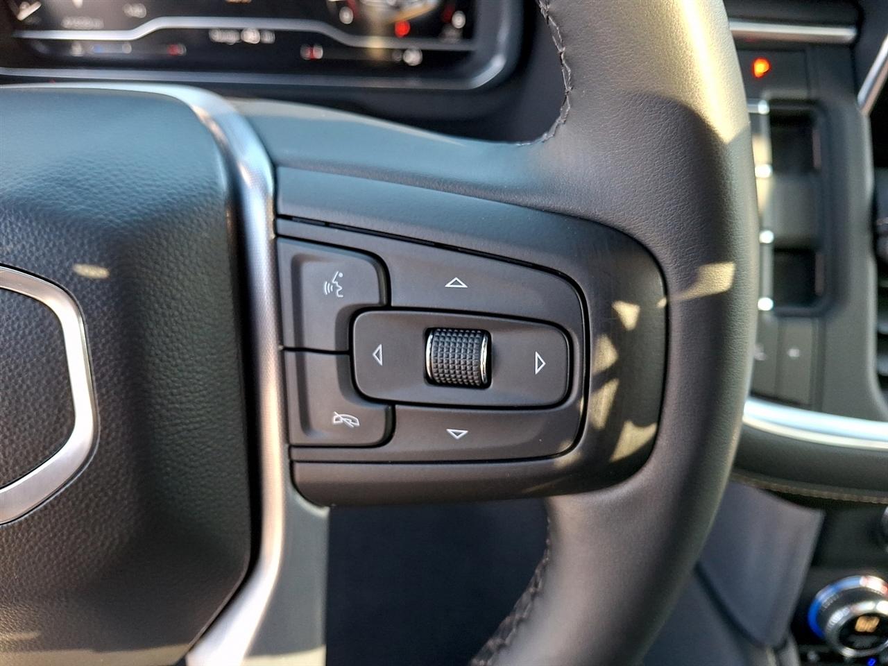 GMC Yukon XL 4WD 4dr SLT 2023