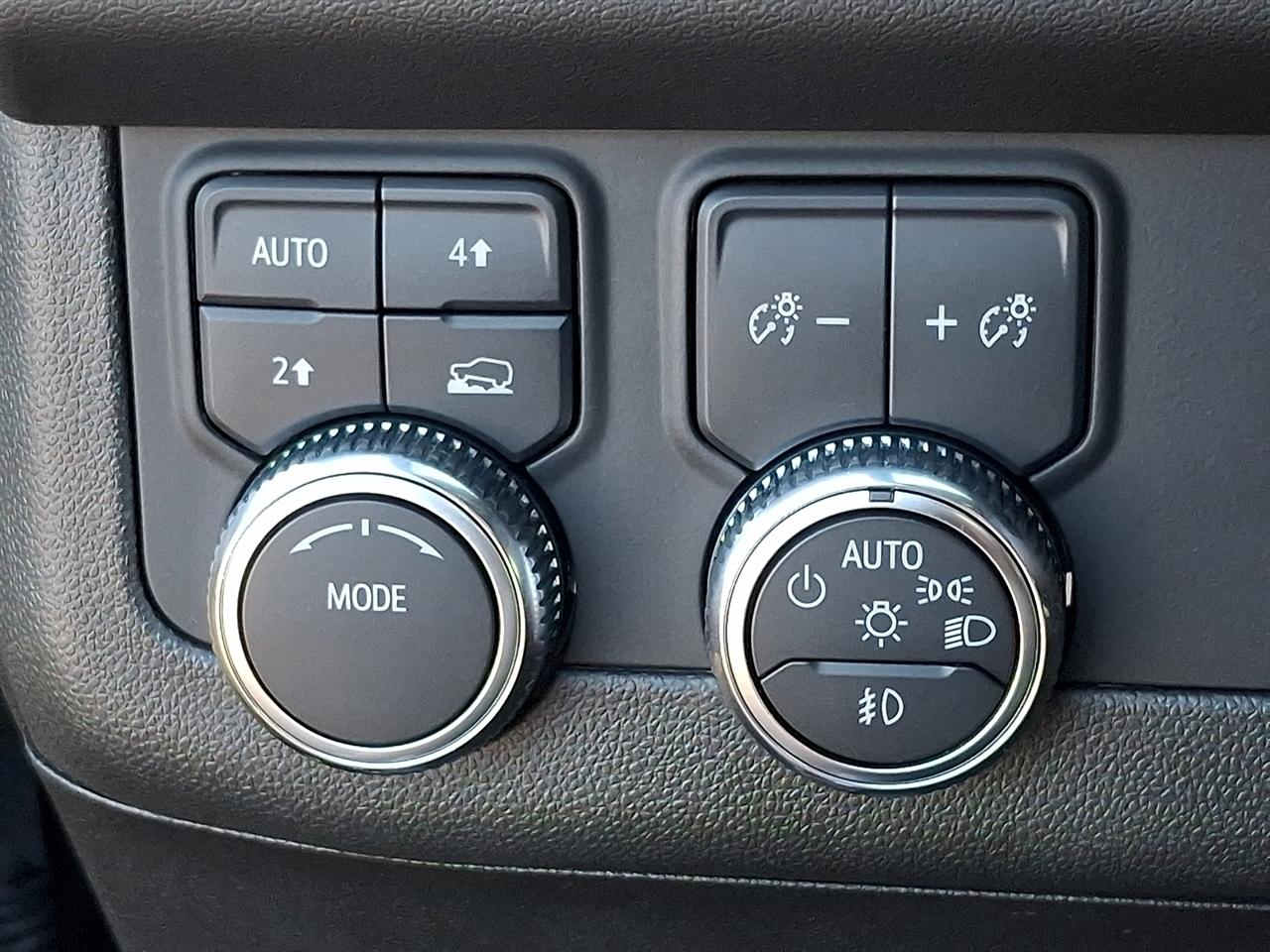 GMC Yukon XL 4WD 4dr SLT 2023