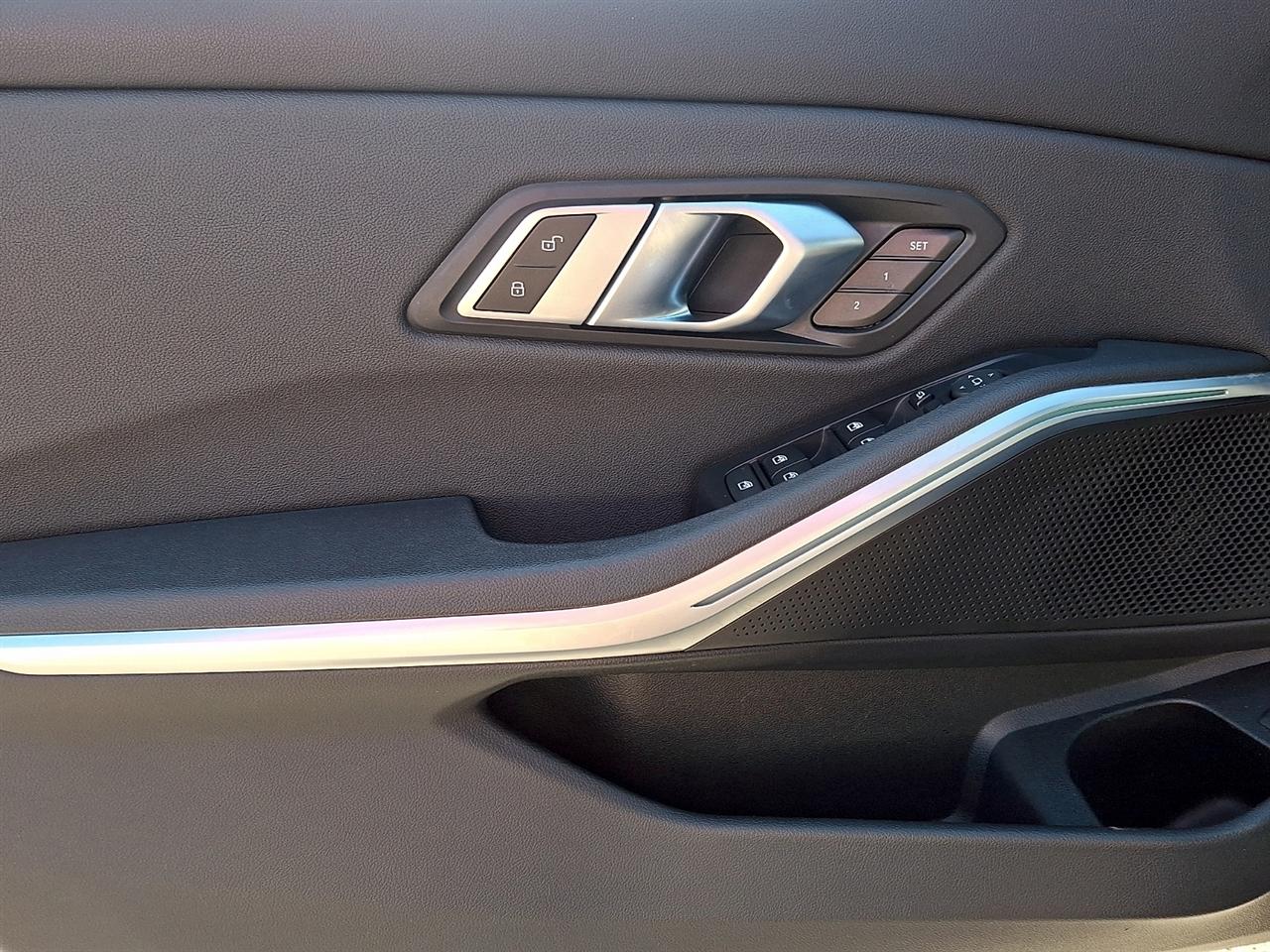 BMW 3 Series 330i xDrive Sedan North America 2021