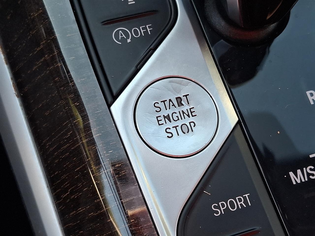 BMW 3 Series 330i xDrive Sedan North America 2021