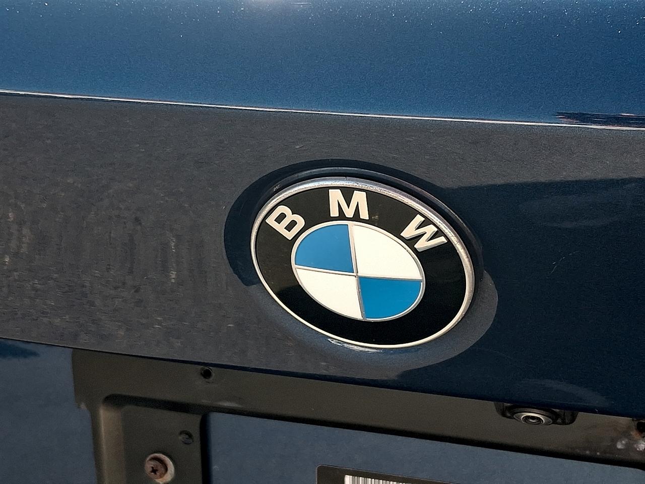 BMW 3 Series 330i xDrive Sedan North America 2021