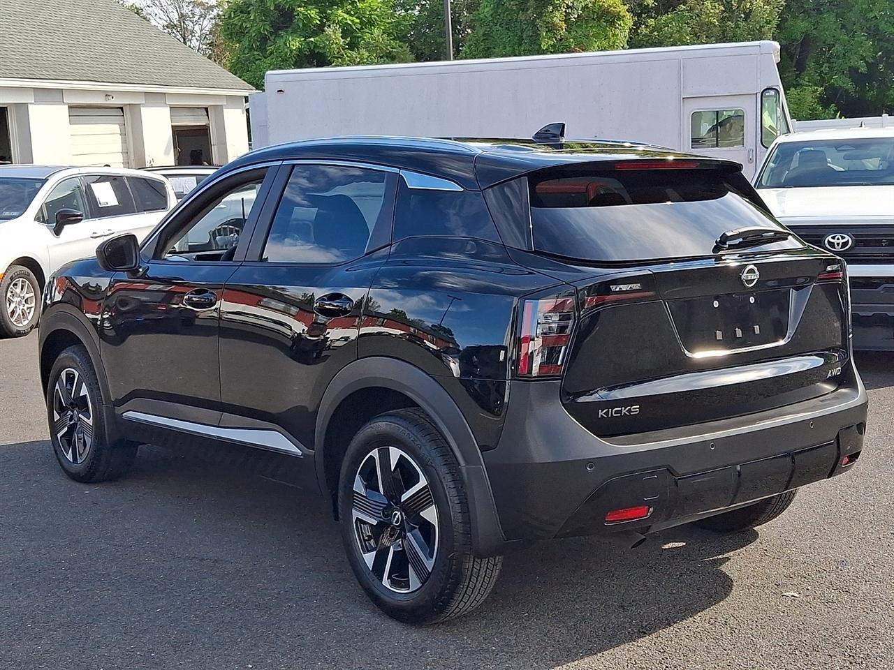 Nissan Kicks SV AWD 2026