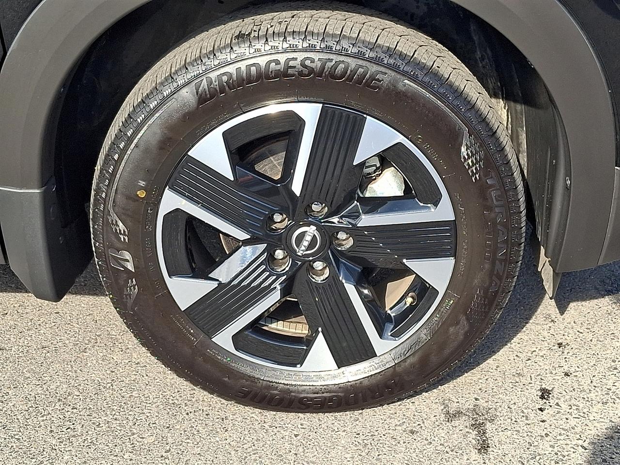 Nissan Kicks SV AWD 2026