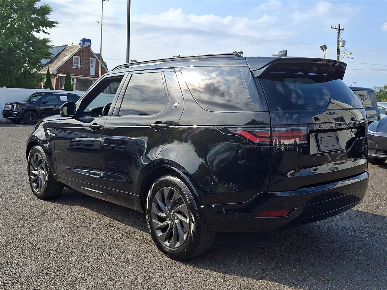 Land Rover Discovery P300 S R-Dynamic 2023