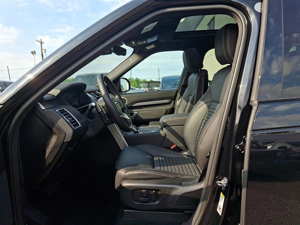 Land Rover Discovery P300 S R-Dynamic 2023