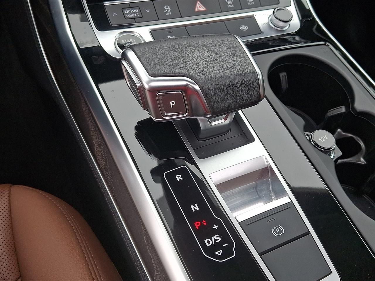Audi Q8 Premium Plus 55 TFSI quattro 2023