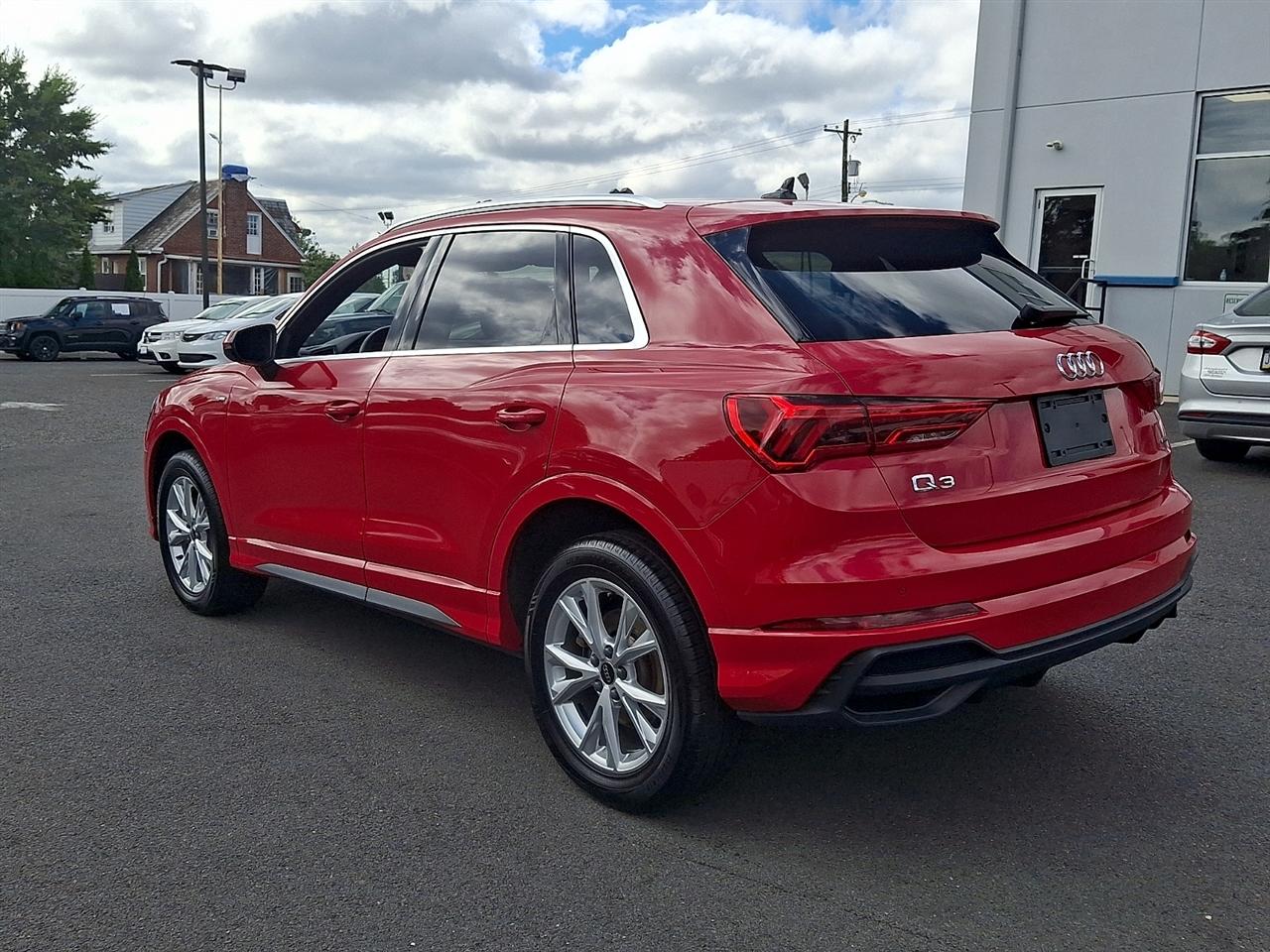 Audi Q3 S line Premium 45 TFSI quattro 2025