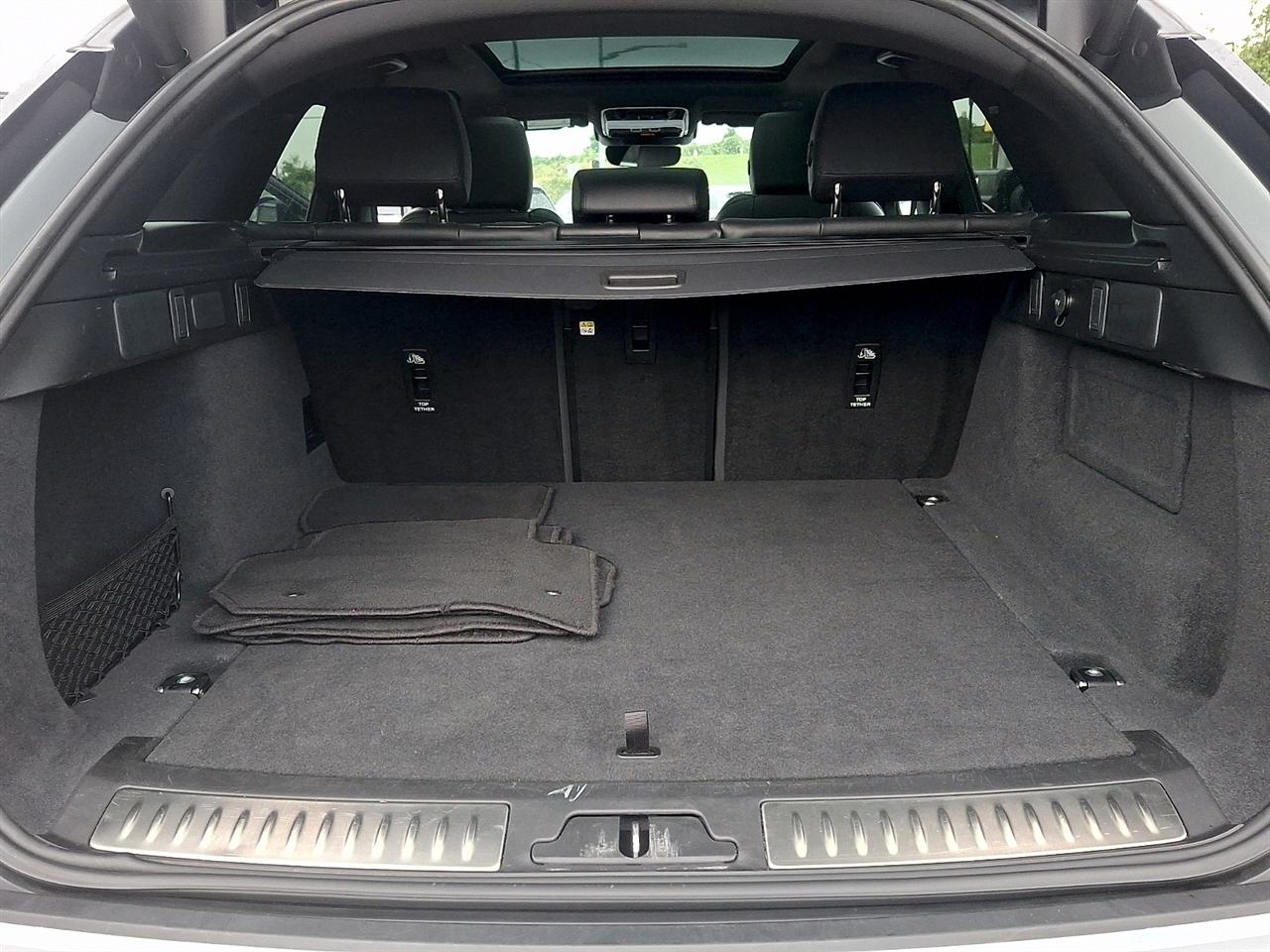 Land Rover Range Rover Velar P250 Dynamic SE 2025