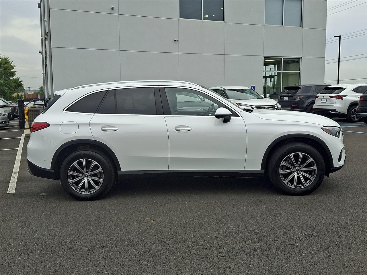 Mercedes-Benz GLC GLC 300 4MATIC SUV 2025