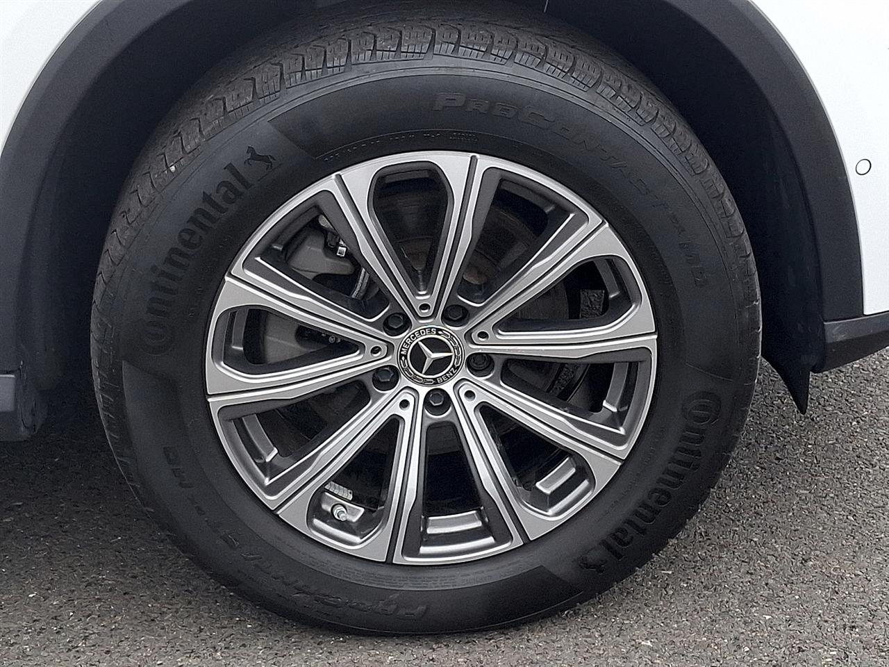 Mercedes-Benz GLC GLC 300 4MATIC SUV 2025