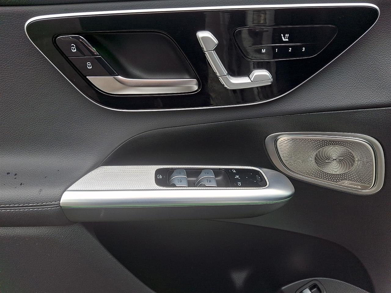 Mercedes-Benz GLC GLC 300 4MATIC SUV 2025