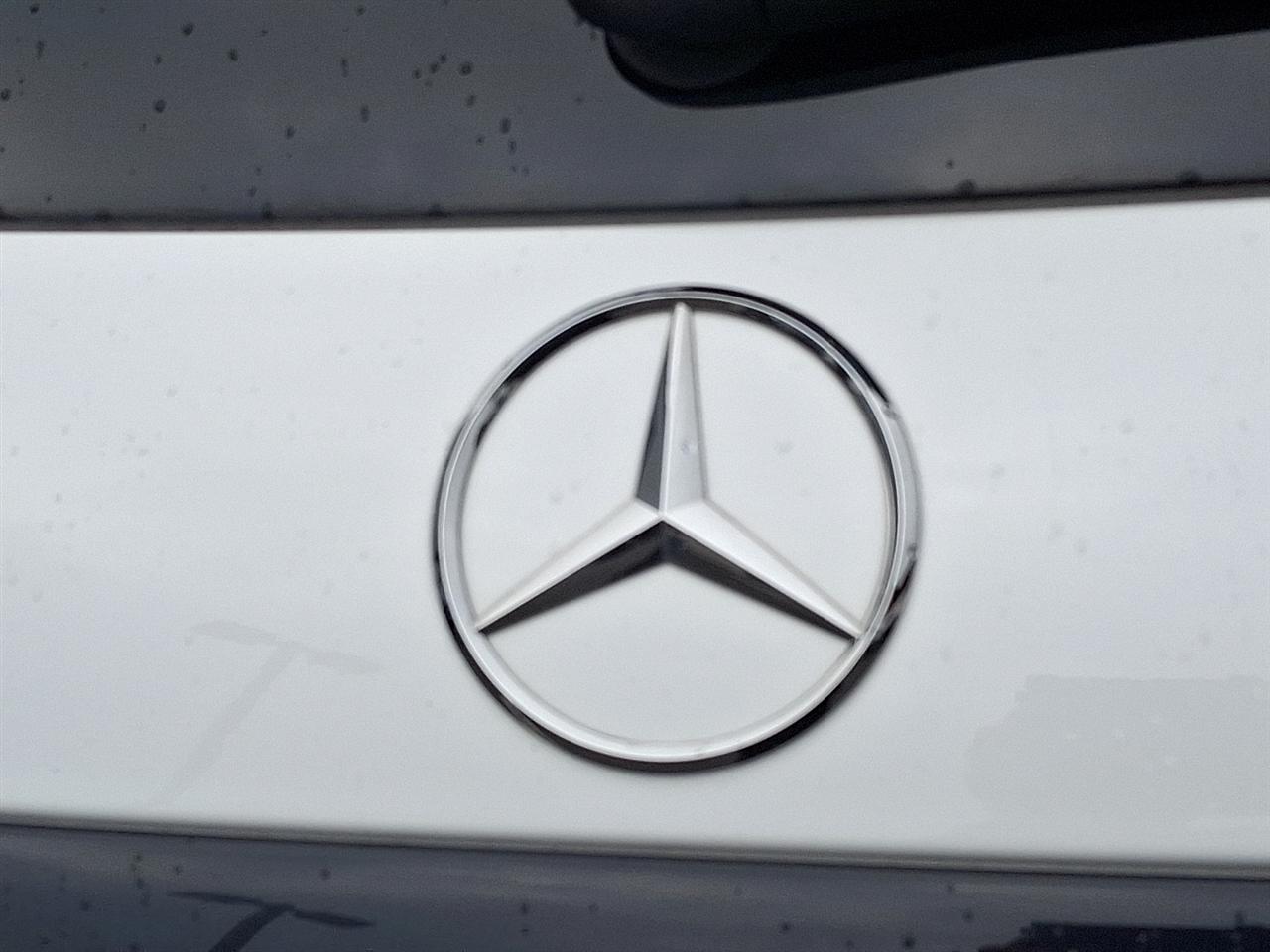 Mercedes-Benz GLC GLC 300 4MATIC SUV 2025