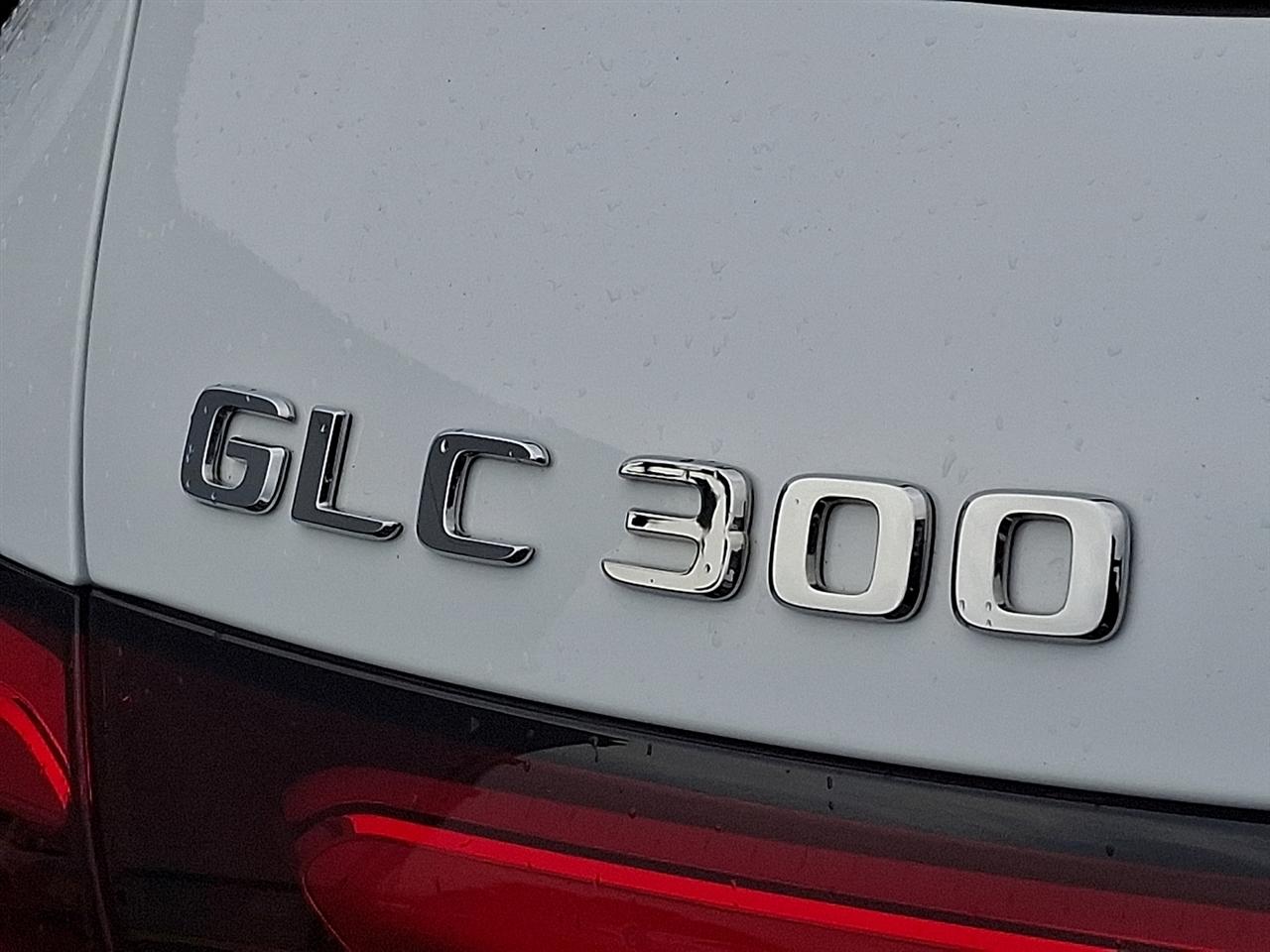 Mercedes-Benz GLC GLC 300 4MATIC SUV 2025