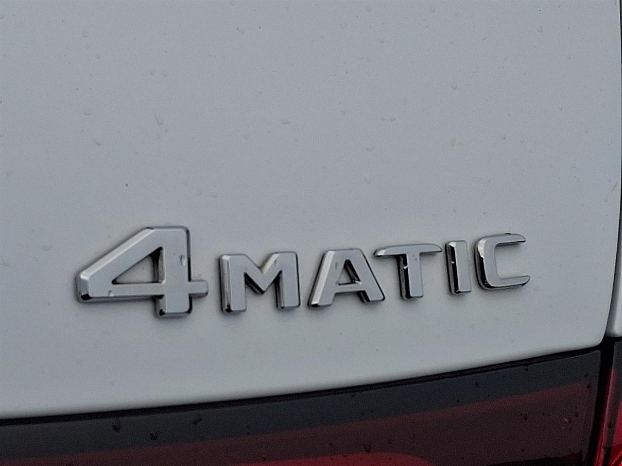 Mercedes-Benz GLC GLC 300 4MATIC SUV 2025