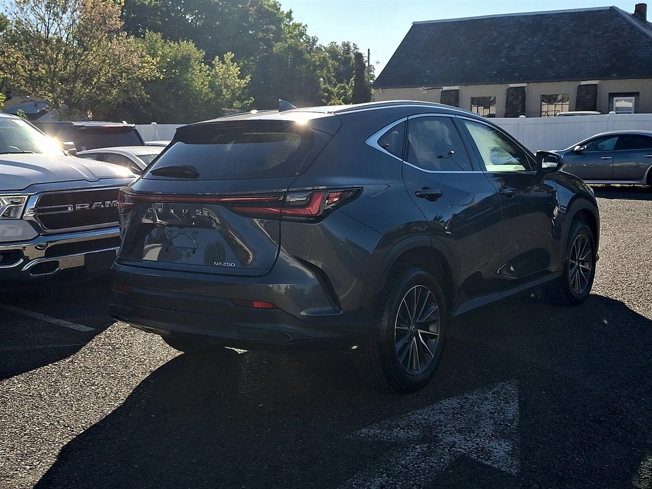 Lexus NX NX 250 FWD 2025