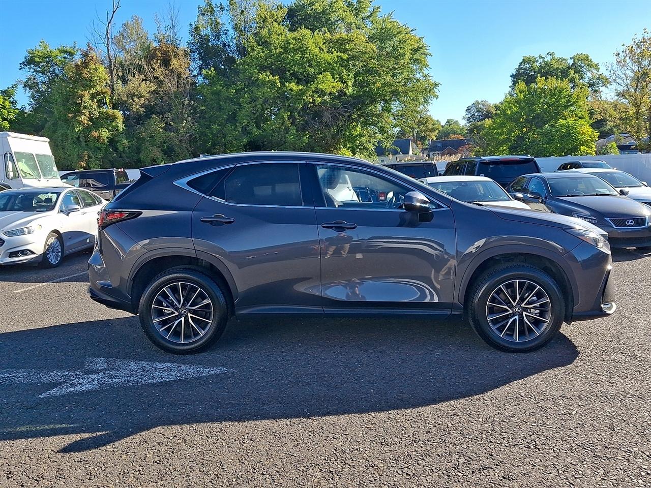 Lexus NX NX 250 FWD 2025