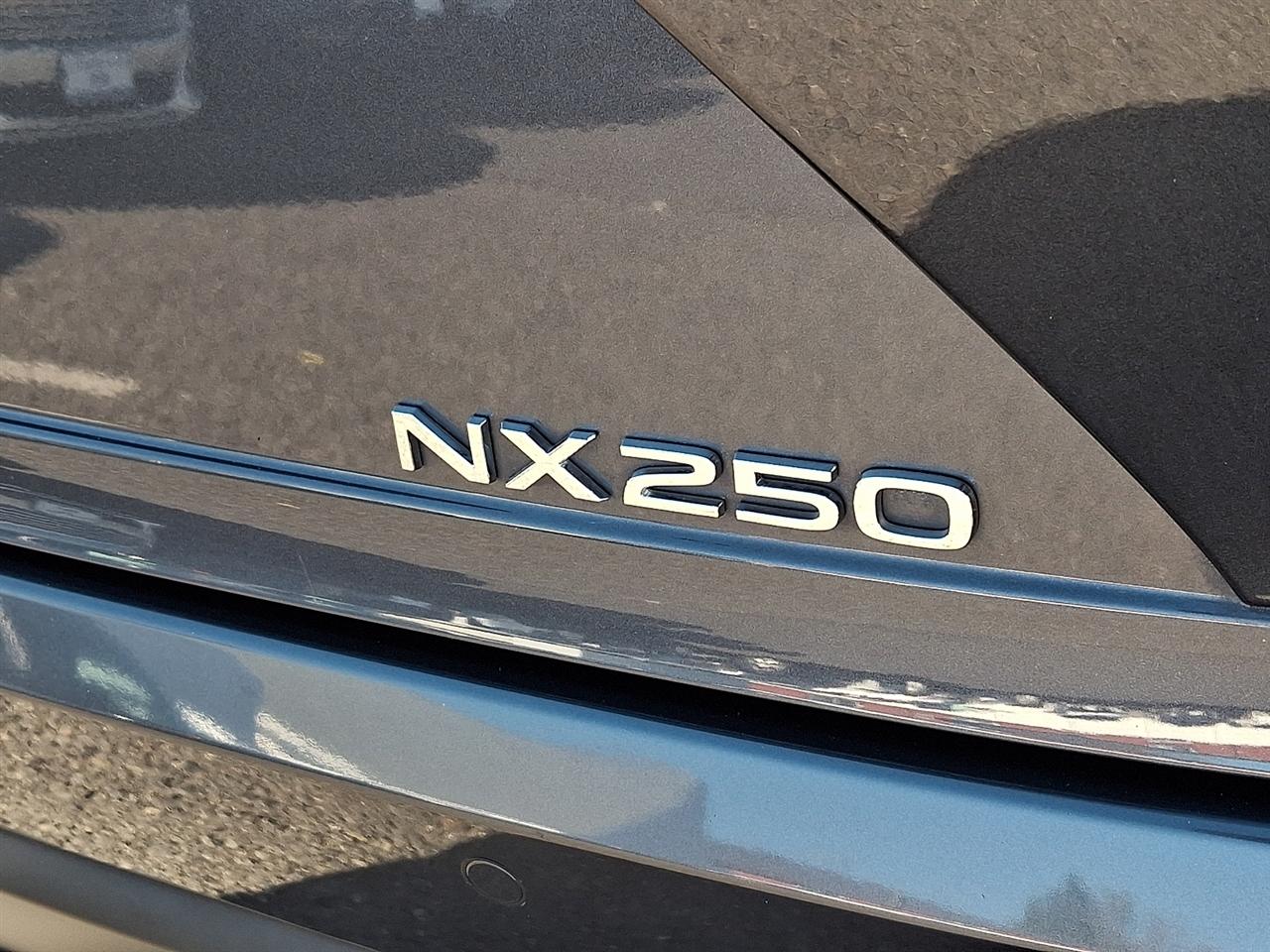 Lexus NX NX 250 FWD 2025