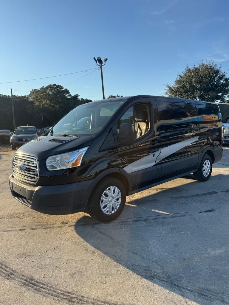 Ford Transit 150 Van Low Roof w/Sliding Pass. 130-in. WB 2017