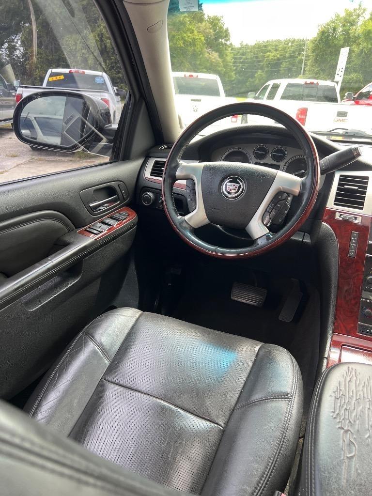 Cadillac Escalade 2WD Luxury 2013