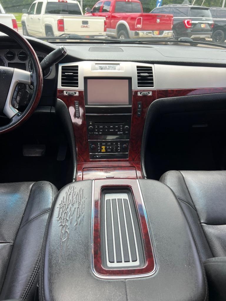 Cadillac Escalade 2WD Luxury 2013