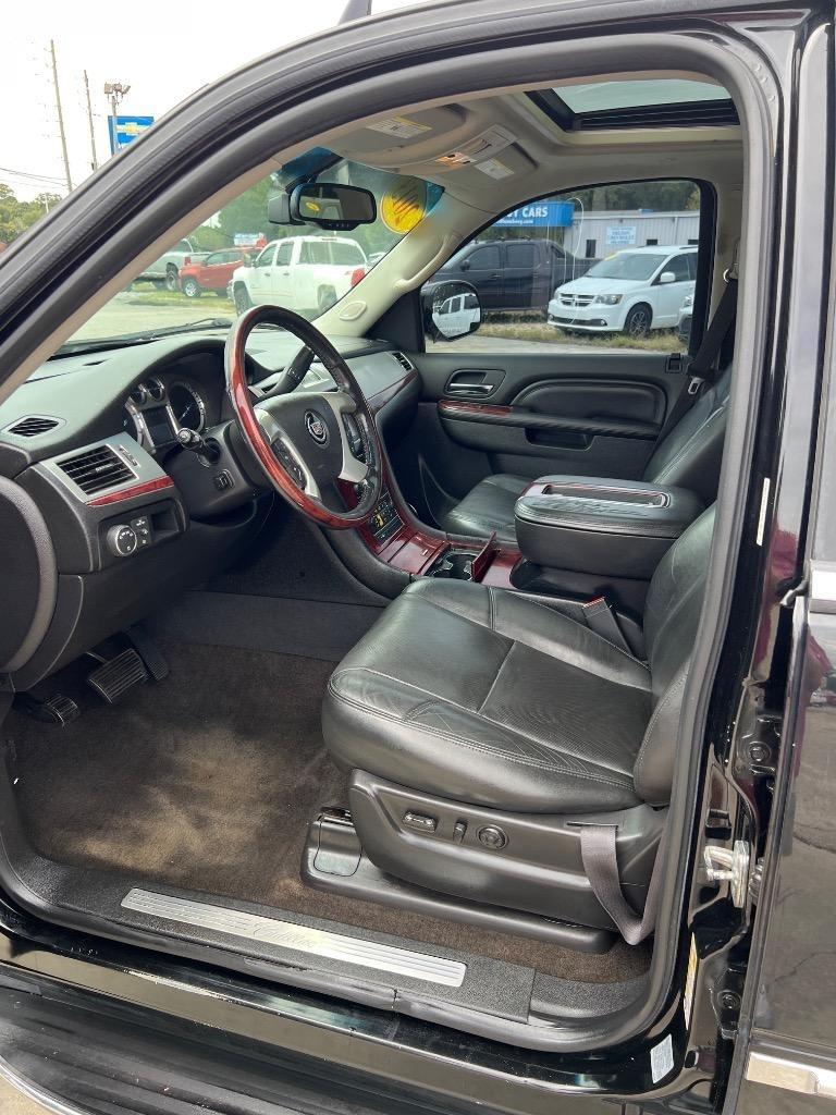 Cadillac Escalade 2WD Luxury 2013