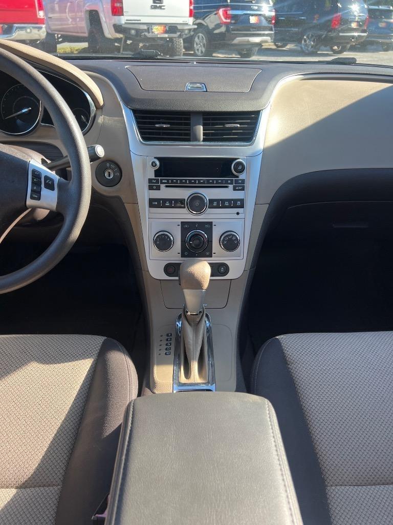 Chevrolet Malibu LS 2012