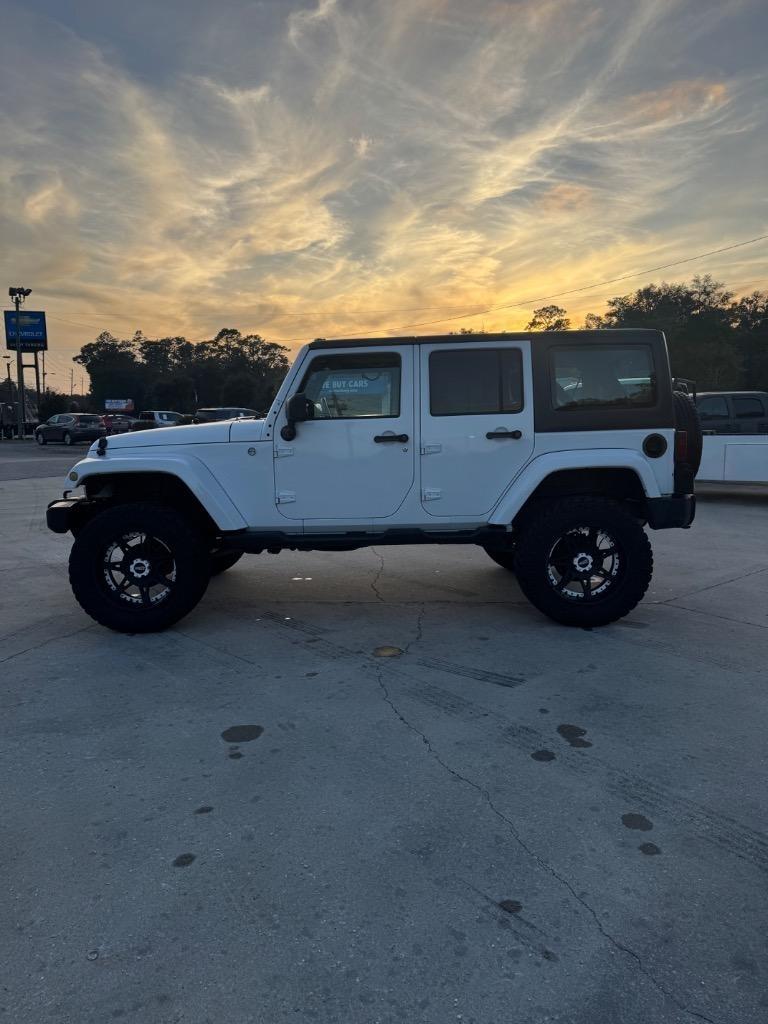 Jeep Wrangler Unlimited Sahara 4WD 2011