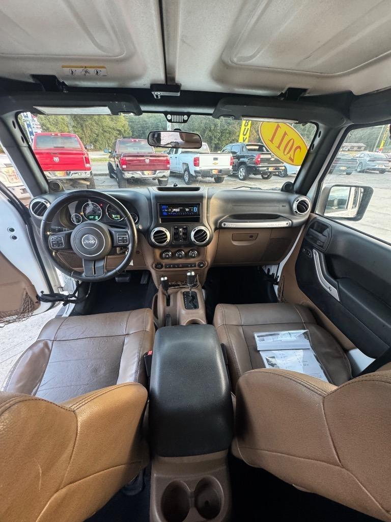 Jeep Wrangler Unlimited Sahara 4WD 2011