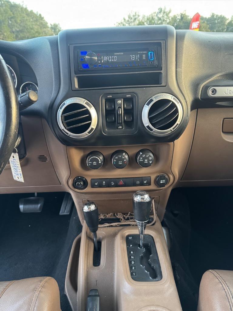 Jeep Wrangler Unlimited Sahara 4WD 2011