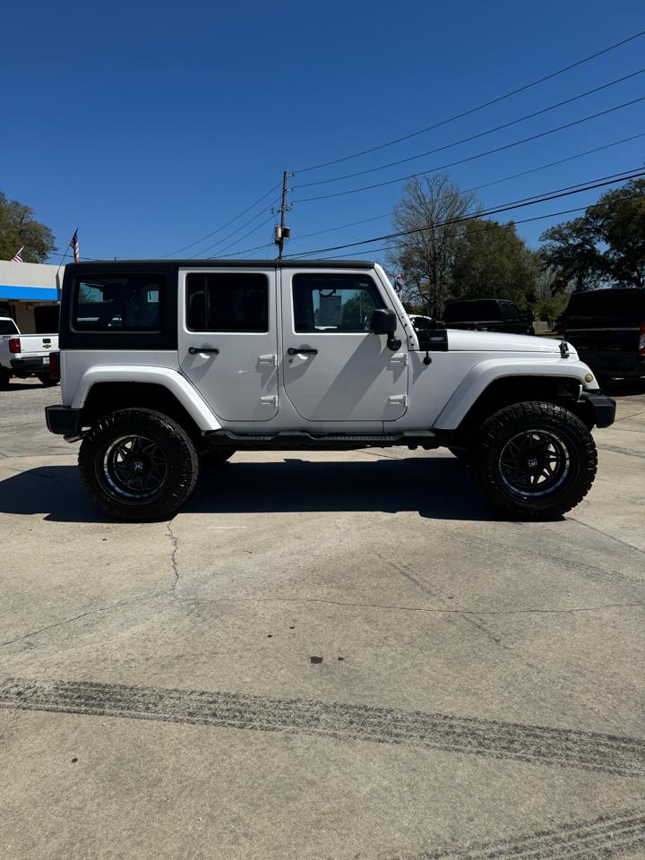 Jeep Wrangler Unlimited Sahara 4WD 2011