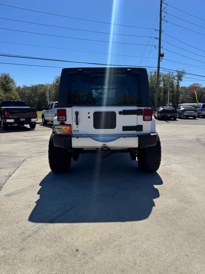 Jeep Wrangler Unlimited Sahara 4WD 2011