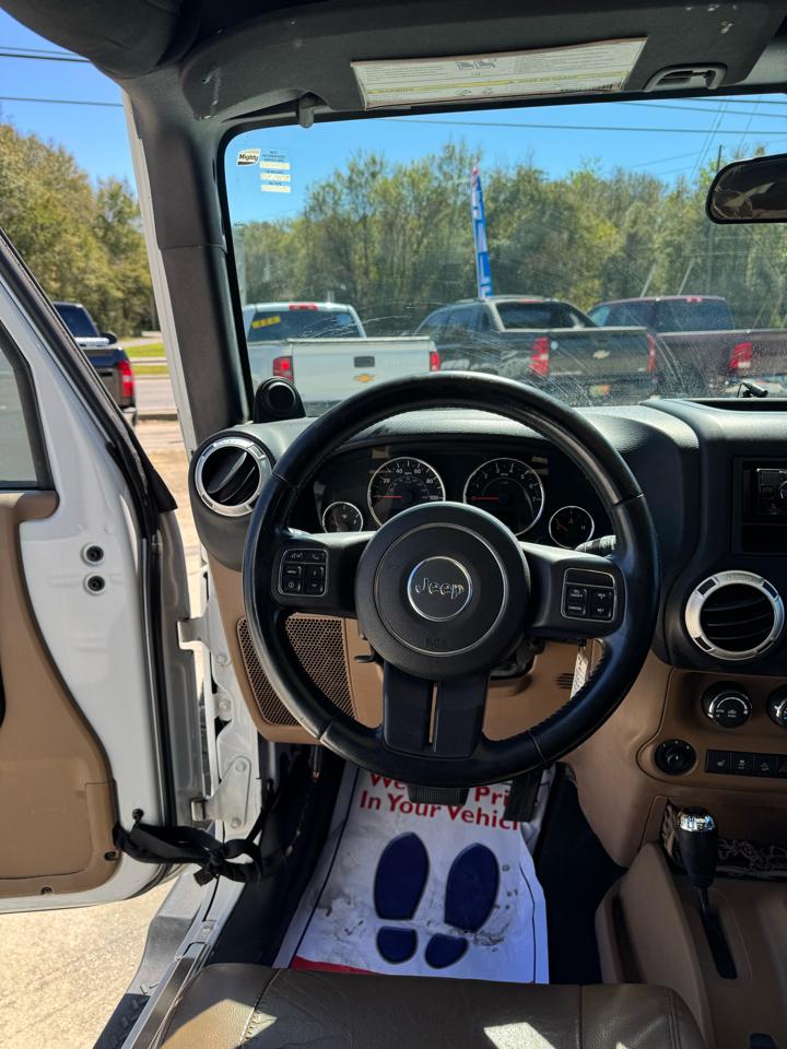 Jeep Wrangler Unlimited Sahara 4WD 2011