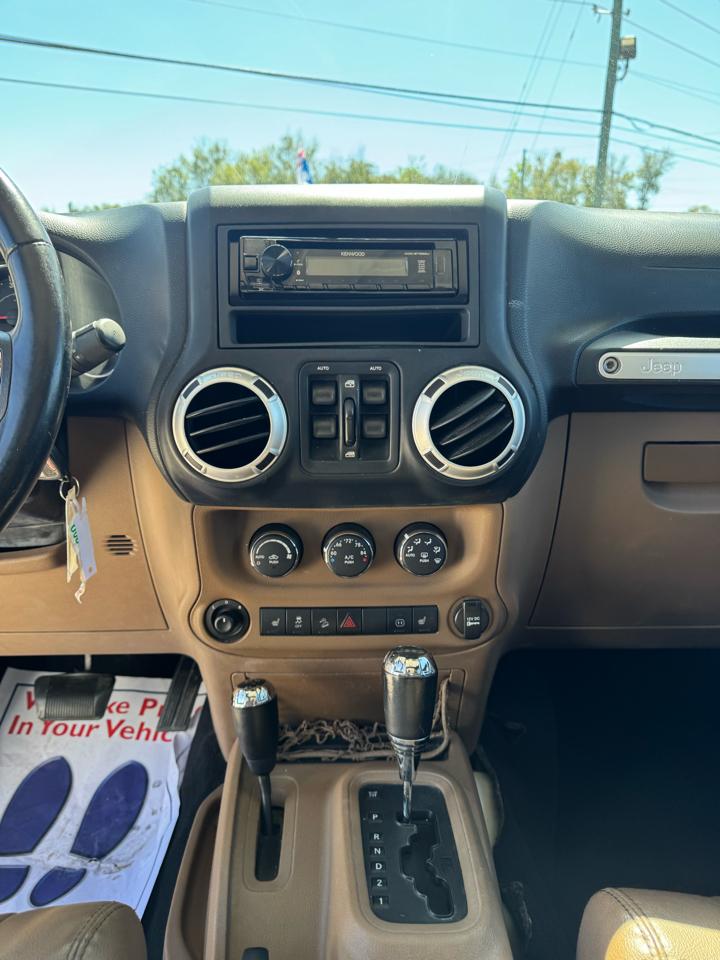 Jeep Wrangler Unlimited Sahara 4WD 2011