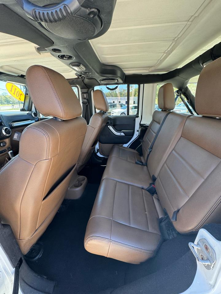 Jeep Wrangler Unlimited Sahara 4WD 2011