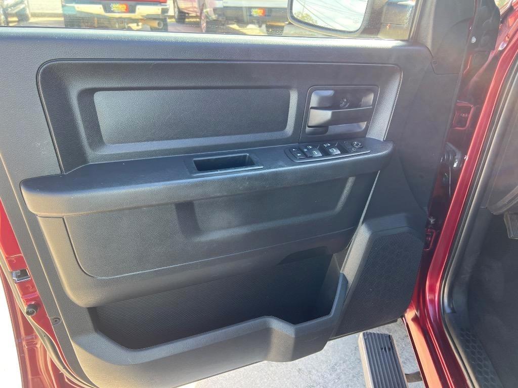 RAM 1500 Tradesman Crew Cab SWB 2WD 2017