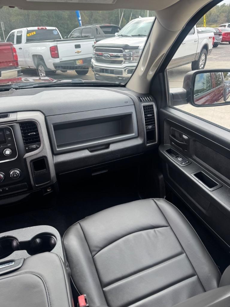 RAM 1500 Tradesman Crew Cab SWB 2WD 2017