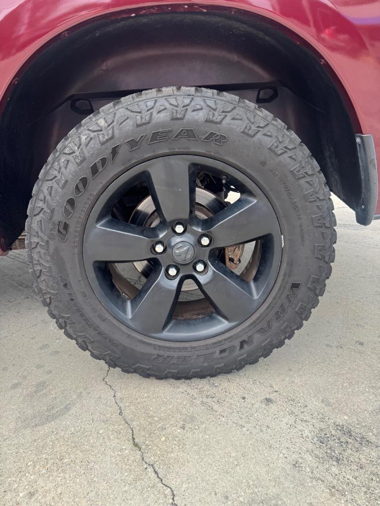 RAM 1500 Tradesman Crew Cab SWB 2WD 2017