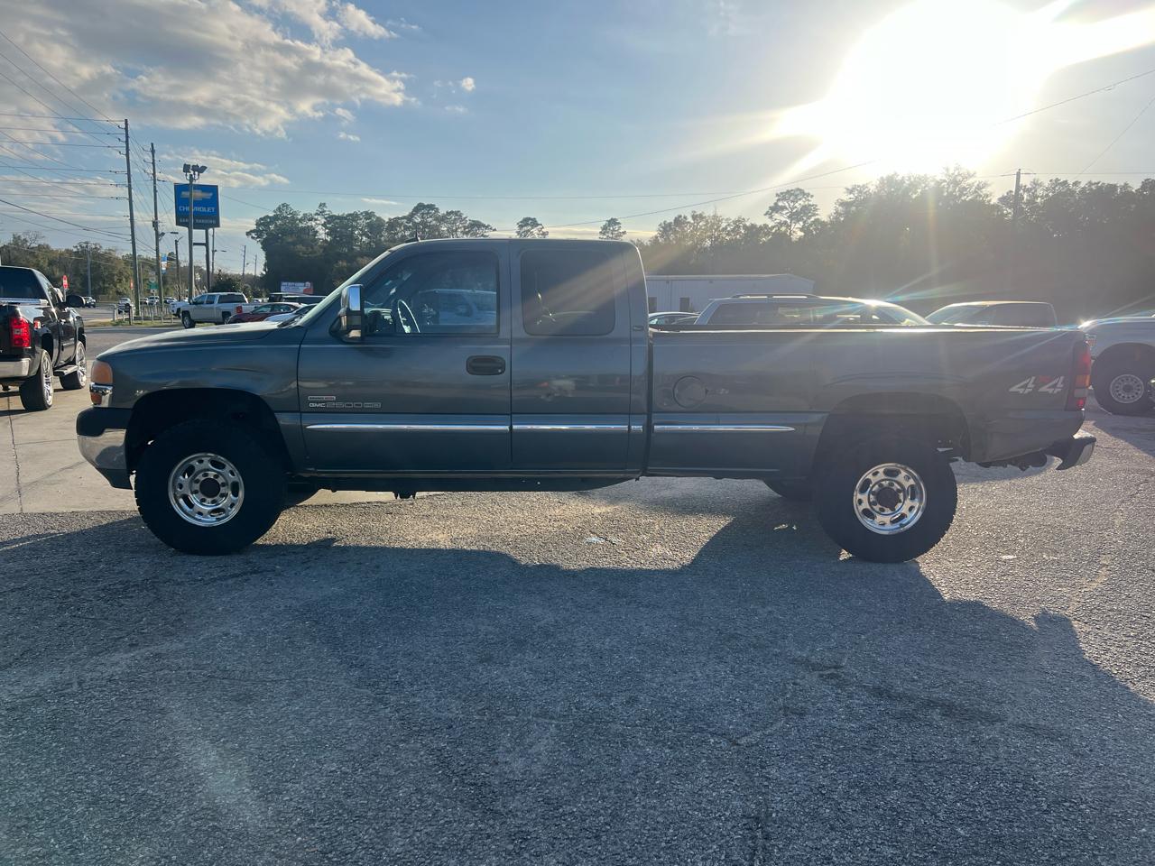 GMC Sierra 2500HD SL Ext. Cab Long Bed 4WD 2002