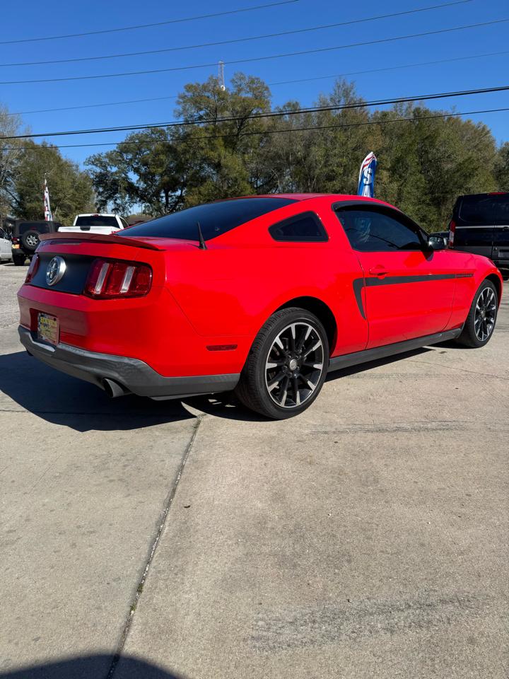 Ford Mustang V6 Coupe 2011