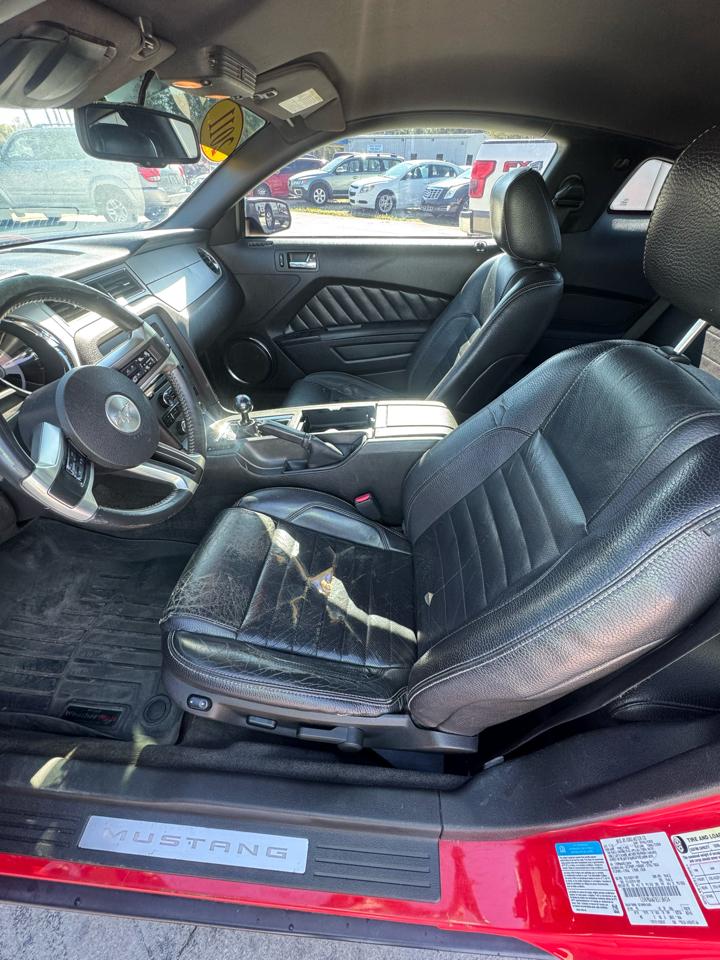 Ford Mustang V6 Coupe 2011