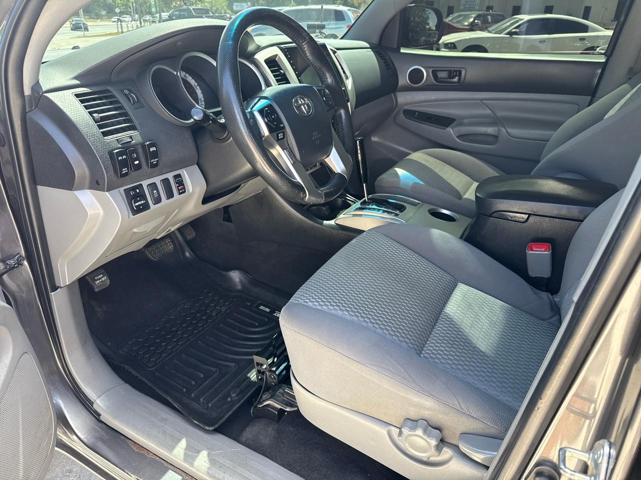 Toyota Tacoma PreRunner Double Cab V6 5AT 2WD 2015