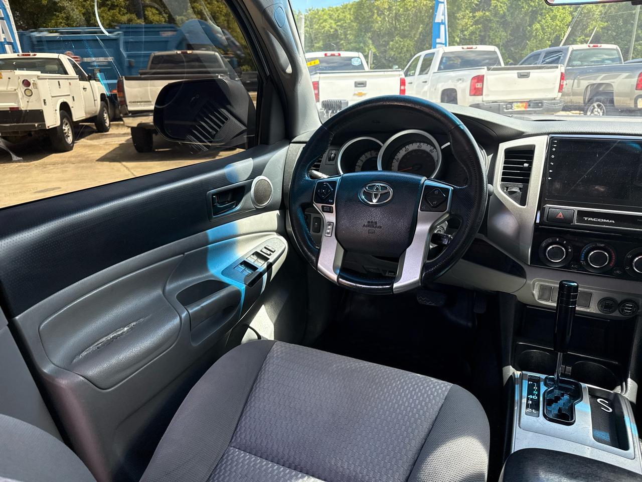 Toyota Tacoma PreRunner Double Cab V6 5AT 2WD 2015