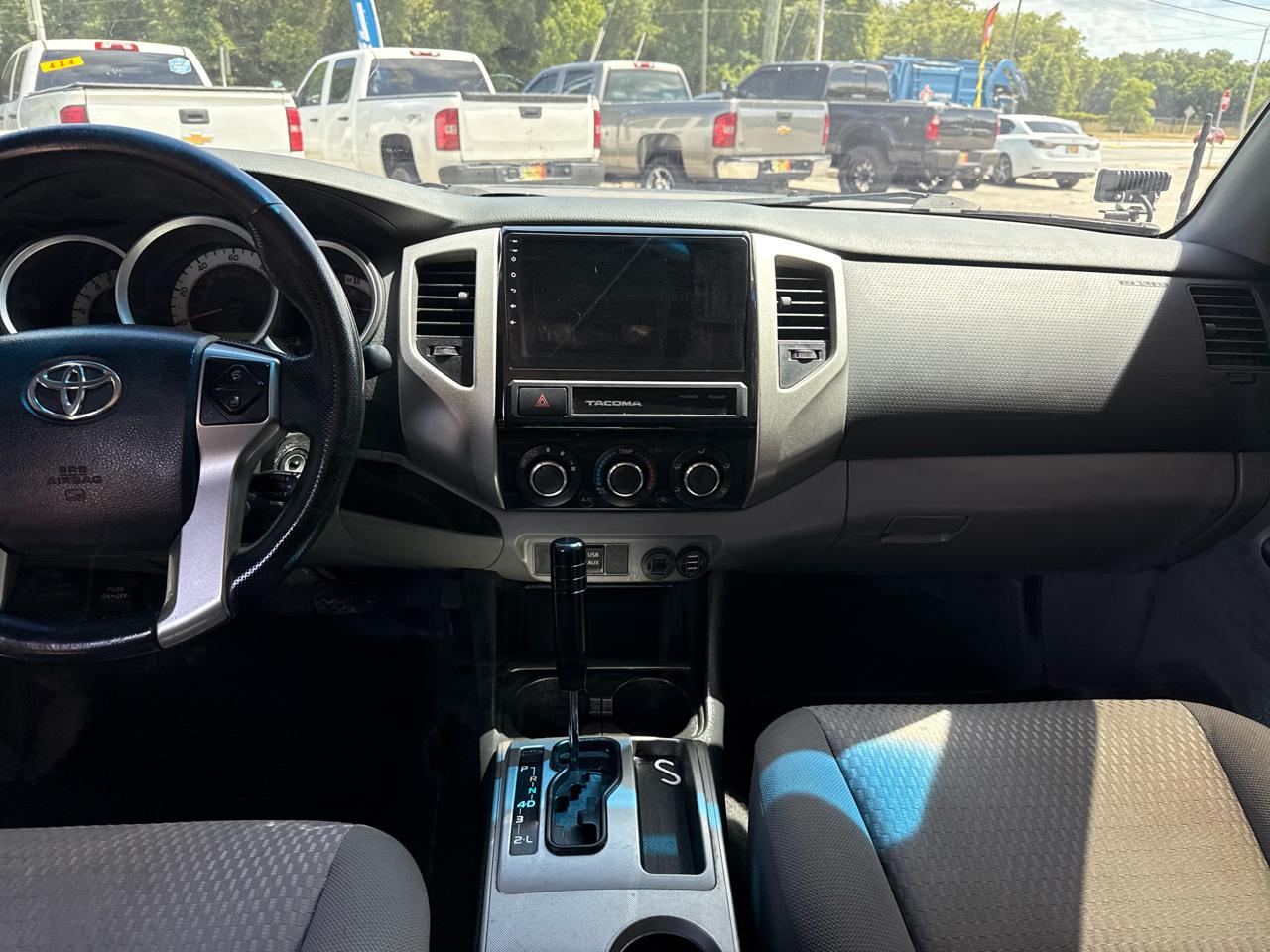 Toyota Tacoma PreRunner Double Cab V6 5AT 2WD 2015