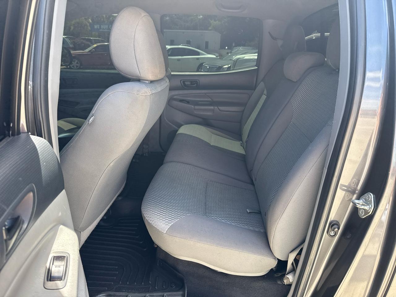 Toyota Tacoma PreRunner Double Cab V6 5AT 2WD 2015