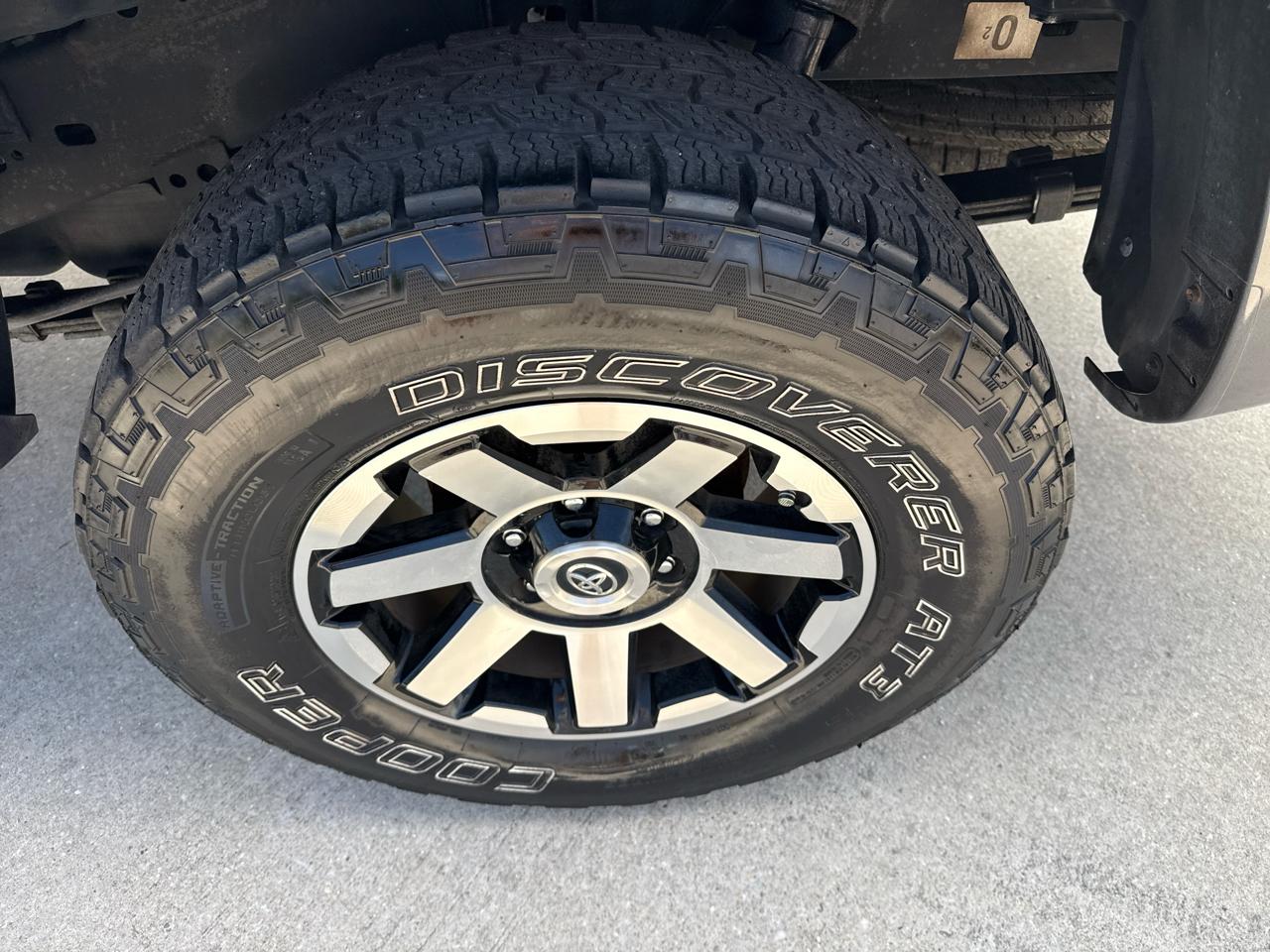 Toyota Tacoma PreRunner Double Cab V6 5AT 2WD 2015