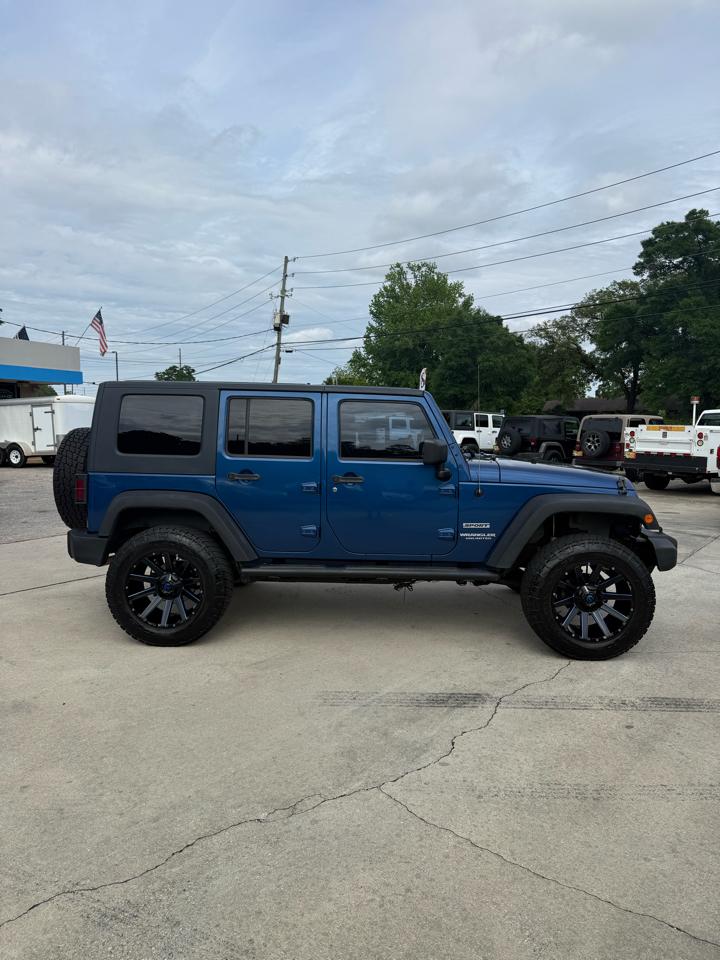 Jeep Wrangler Unlimited Sport 4WD 2010