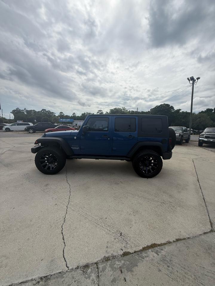 Jeep Wrangler Unlimited Sport 4WD 2010