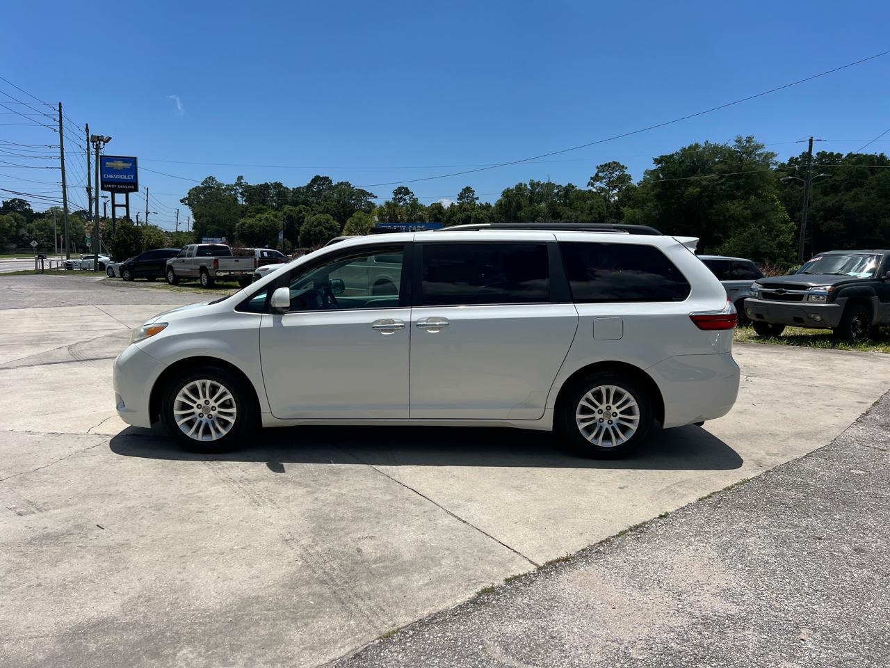 Toyota Sienna Limited Premium 7-Passenger 2017