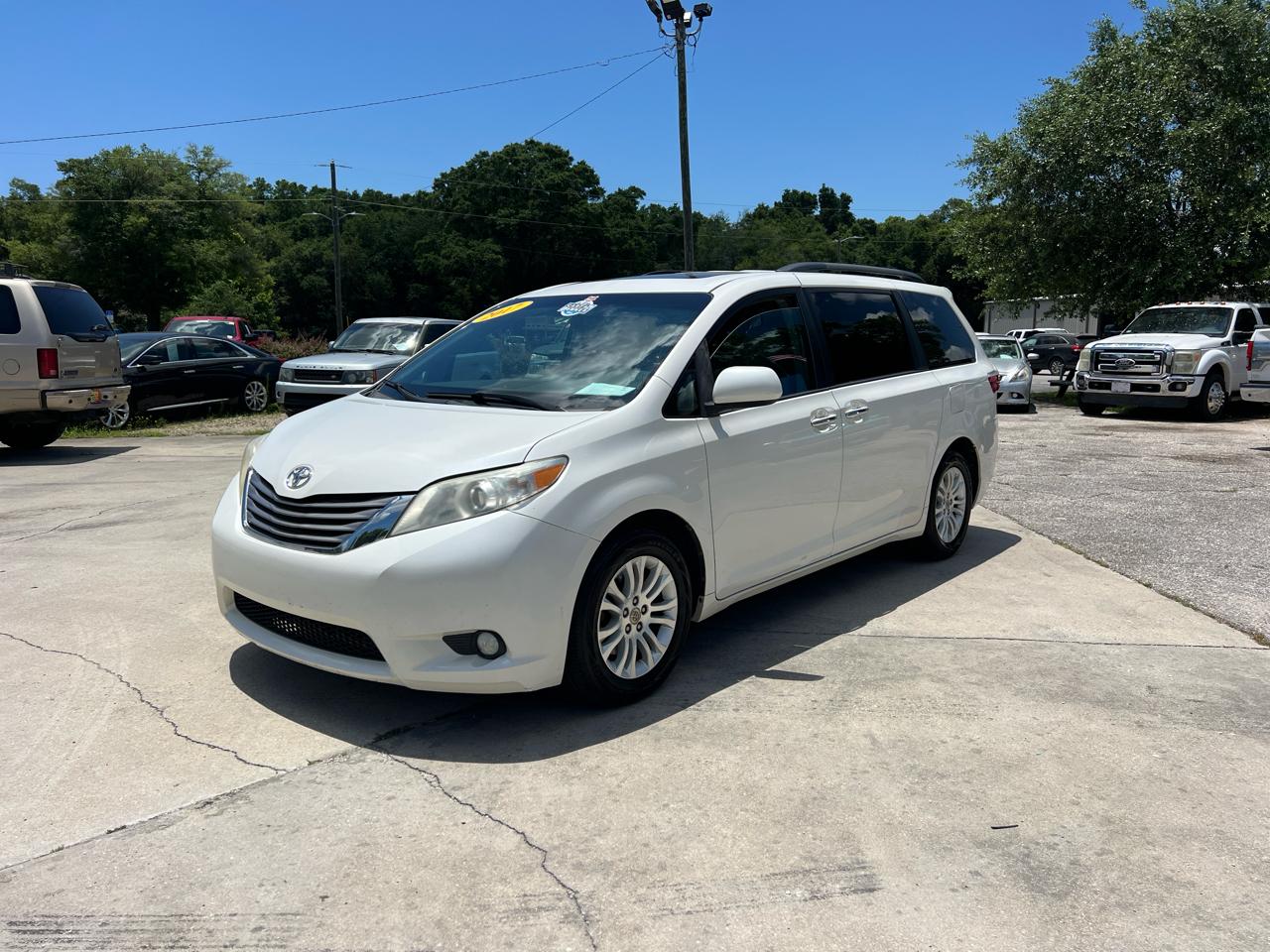 Toyota Sienna Limited Premium 7-Passenger 2017