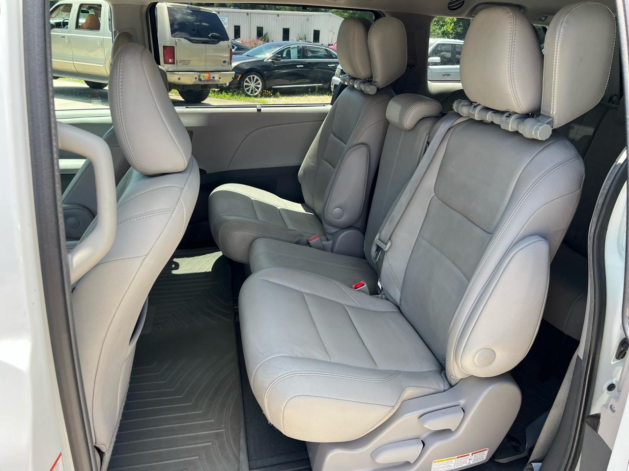 Toyota Sienna Limited Premium 7-Passenger 2017